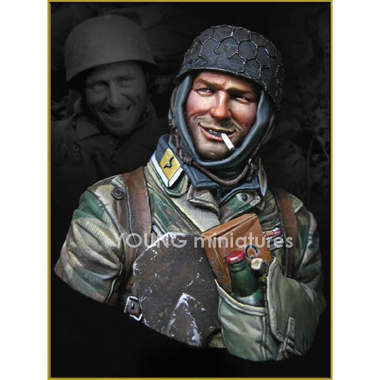 Young Miniatures [YM1828] German Fallschirmjager, Ardennes 1944 (BUST), 1/10