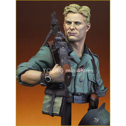 Young Miniatures [YM1829] GERMAN MG34 GUNNER, 1941 (BUST), 1/10